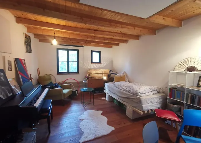 Atelier & Gardenhouse Glamping